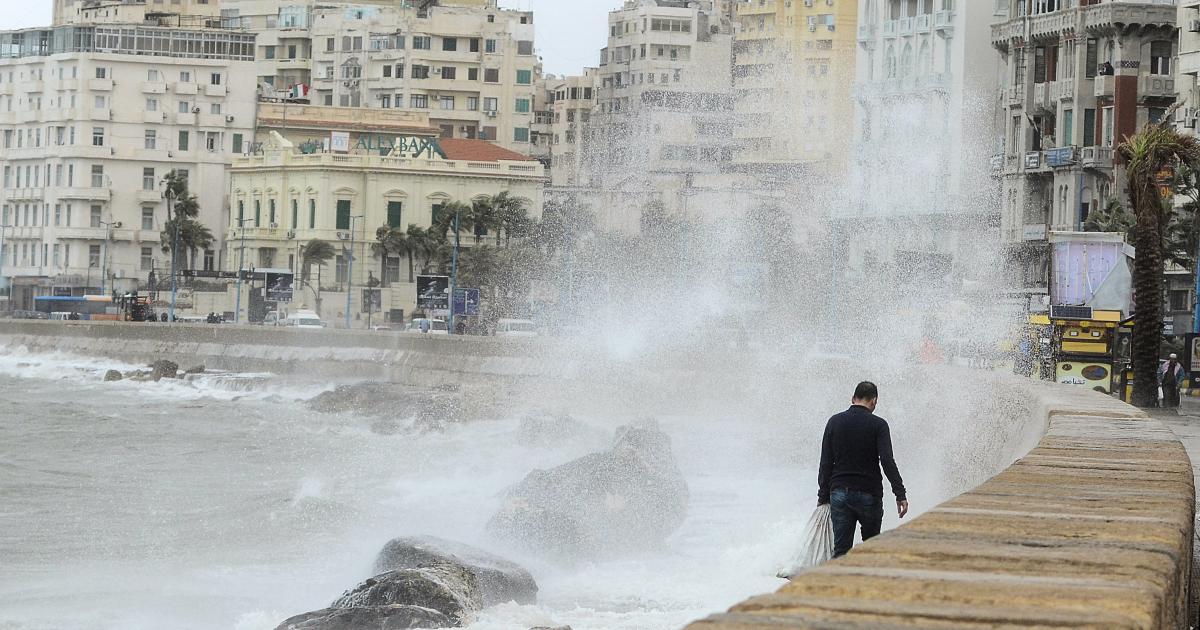 بعد مأساة الإعصار دانيال.. مصر ترفع درجة الاستعداد لمواجهة طقس سيئ