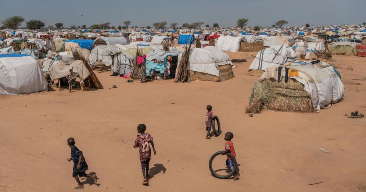 من دون ماء وغذاء.. 400 ألف لاجئ سوداني يعيشون ظروفًا كارثية في تشاد