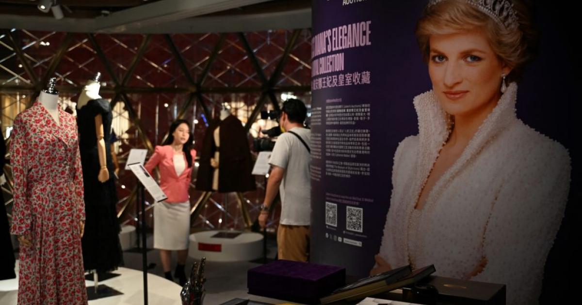 Princess Diana’s Iconic Clothing on Display in Hong Kong Ahead of Auction – Including ,000 Yellow Jacket